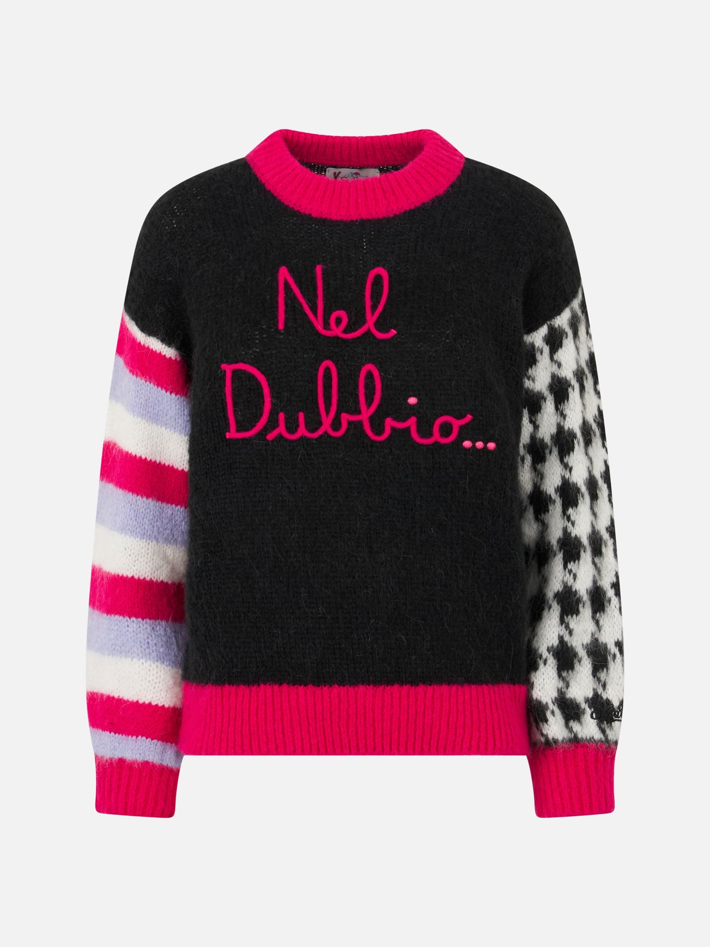 Woman boxy shape soft sweater with Nel dubbio... embroidery